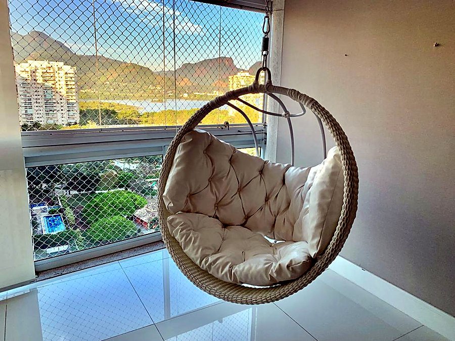 Balanço suspenso em tricô náutico com almofadas